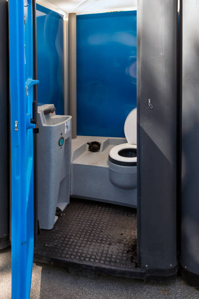 Best Porta potty delivery and setup  in Valinda, CA
